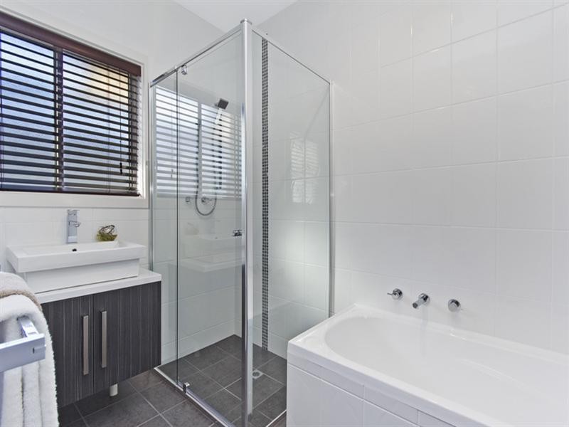 27 Waikerie Avenue, Hope Valley SA 5090