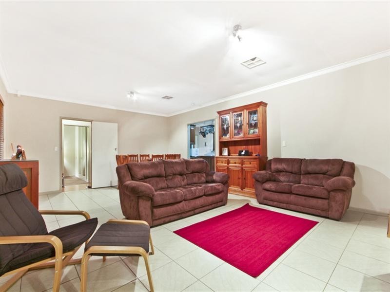 10 Klopper Street, Redwood Park SA 5097