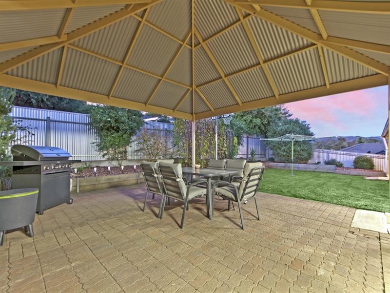 10 Klopper Street, Redwood Park SA 5097