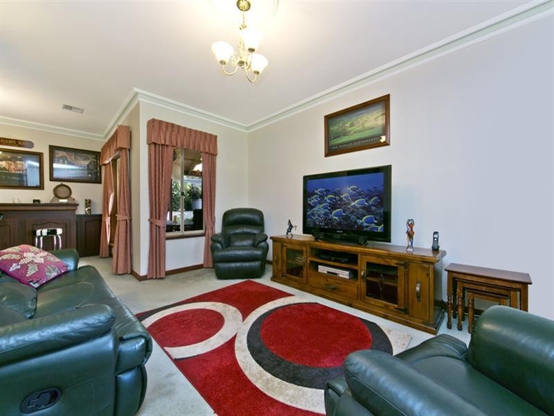 13 Baynes Court, Greenwith SA 5125