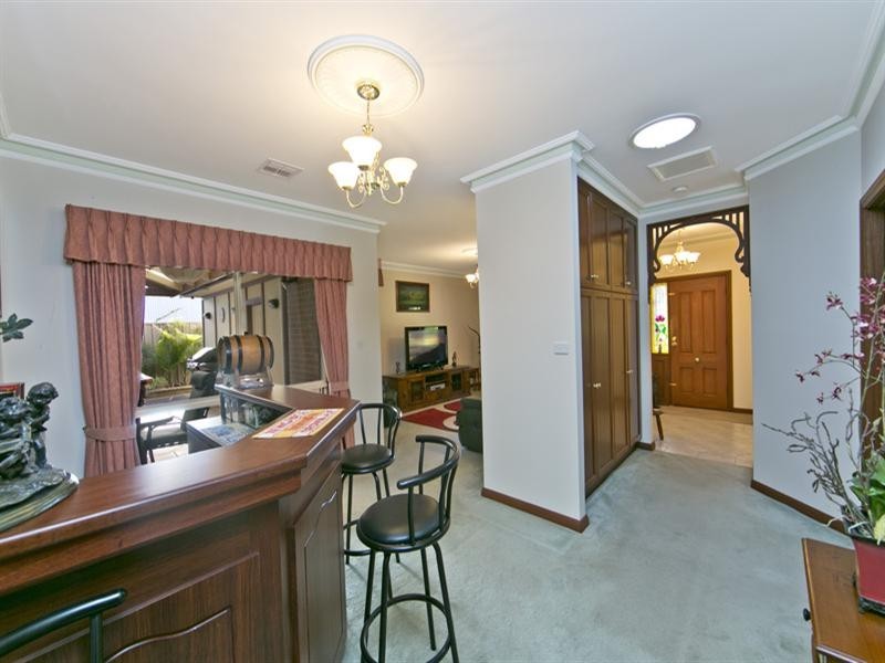 13 Baynes Court, Greenwith SA 5125