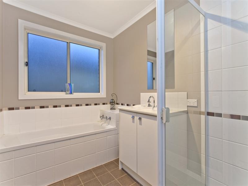 38 Castle Drive, Burton SA 5110