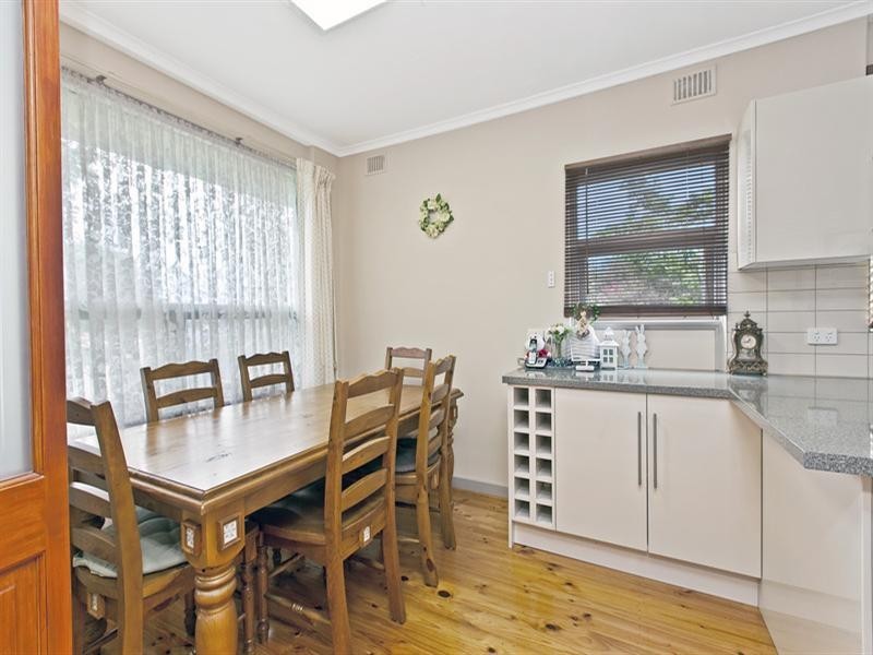 38 Knightsbridge Avenue, Valley View SA 5093