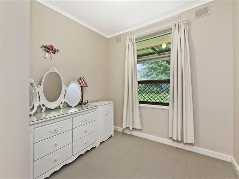 38 Knightsbridge Avenue, Valley View SA 5093