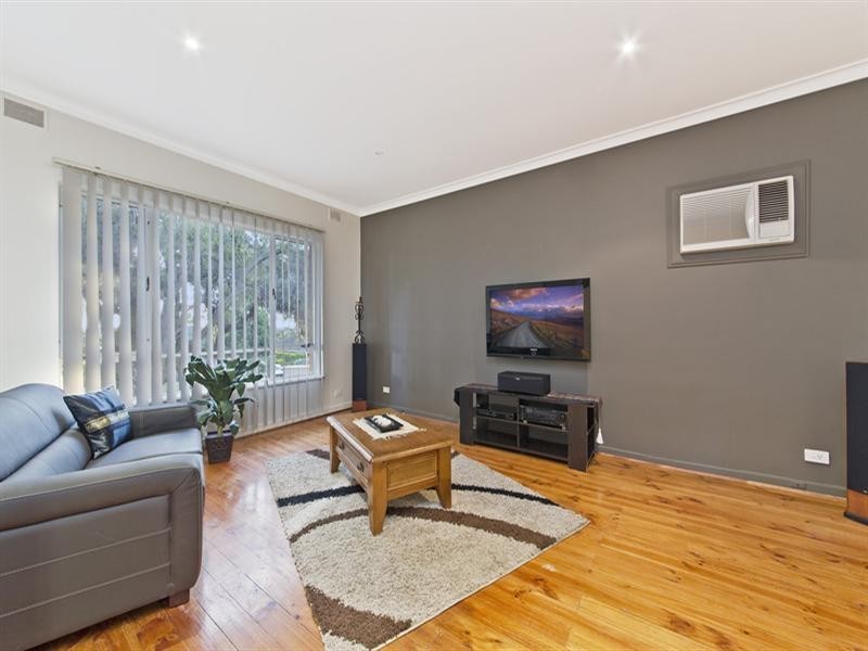 8 Sleep Road, Para Hills SA 5096