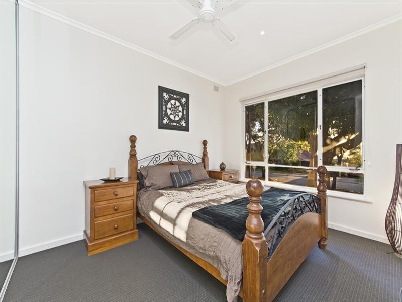 8 Sleep Road, Para Hills SA 5096