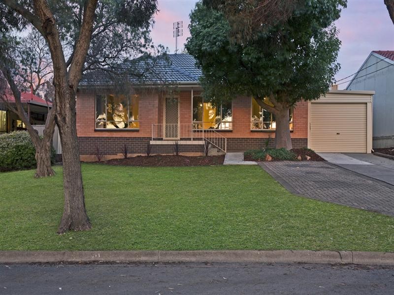 8 Sleep Road, Para Hills SA 5096