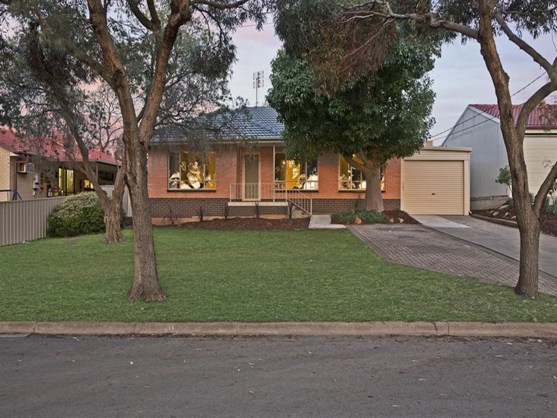 8 Sleep Road, Para Hills SA 5096