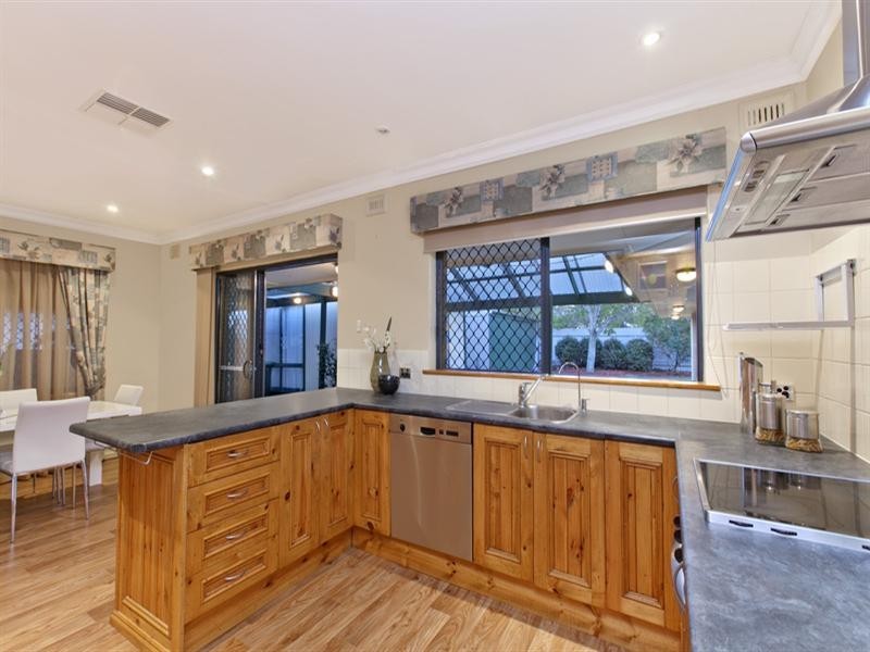 17 Karri Drive, Dernancourt SA 5075