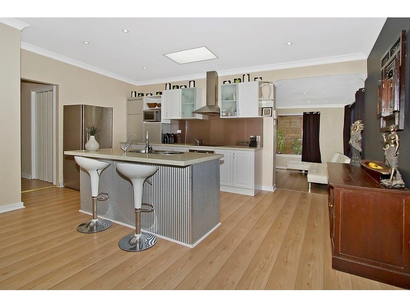18 Maves Road, Para Hills SA 5096