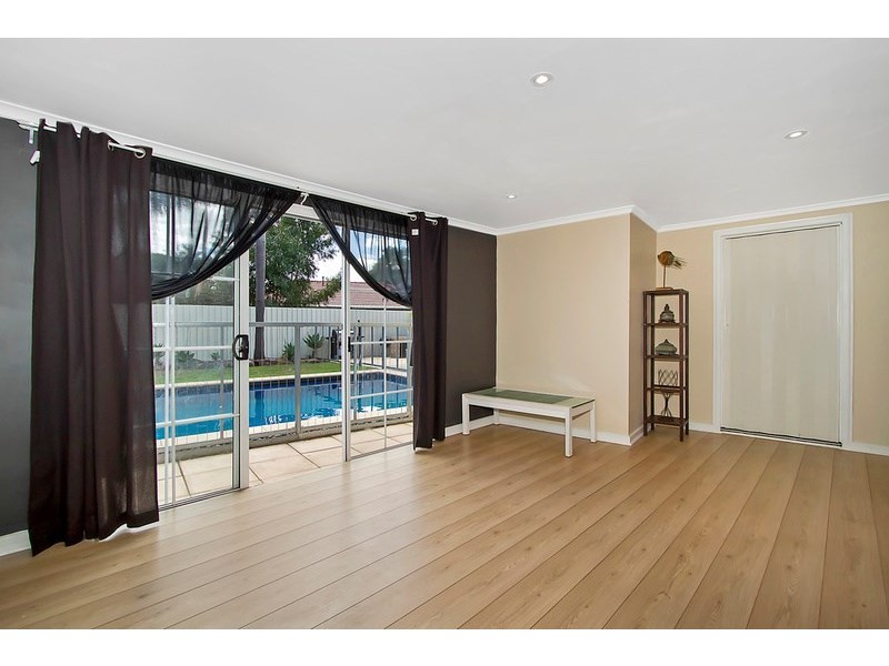 18 Maves Road, Para Hills SA 5096