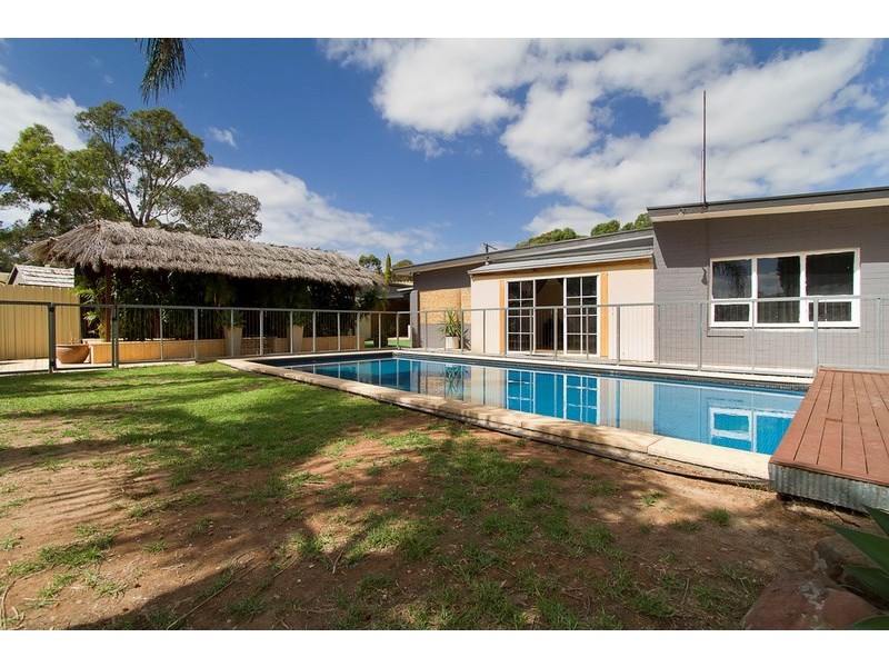 18 Maves Road, Para Hills SA 5096