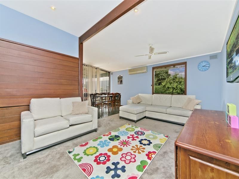 8 Anthony Road, Para Vista SA 5093