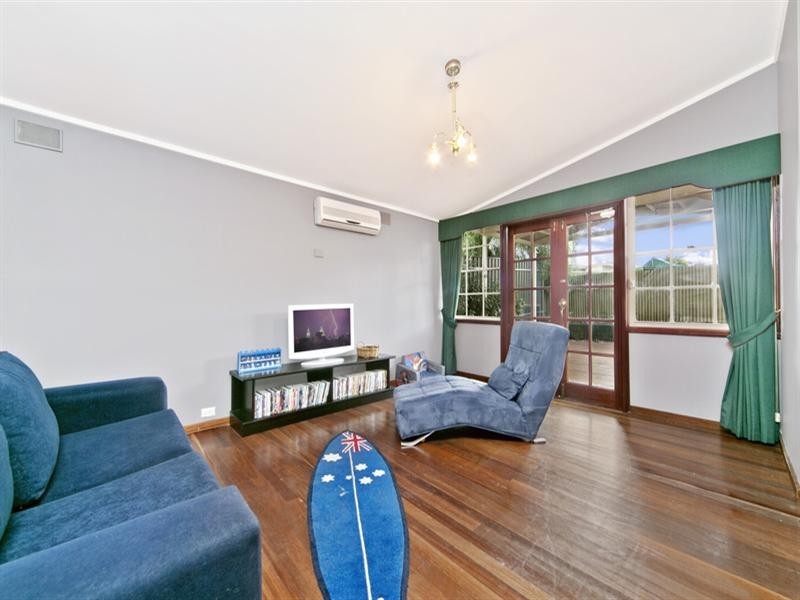 8 Anthony Road, Para Vista SA 5093