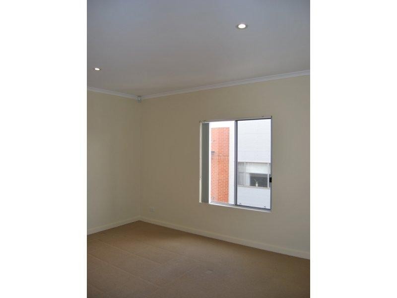 Apt 24/21-25 Goodall Parade, Mawson Lakes SA 5095