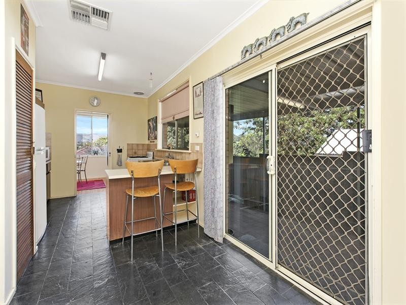 6 St Albans Avenue, Valley View SA 5093