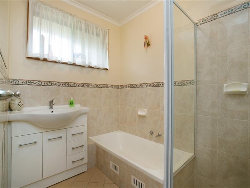 42 Honeysuckle Drive, Hope Valley SA 5090