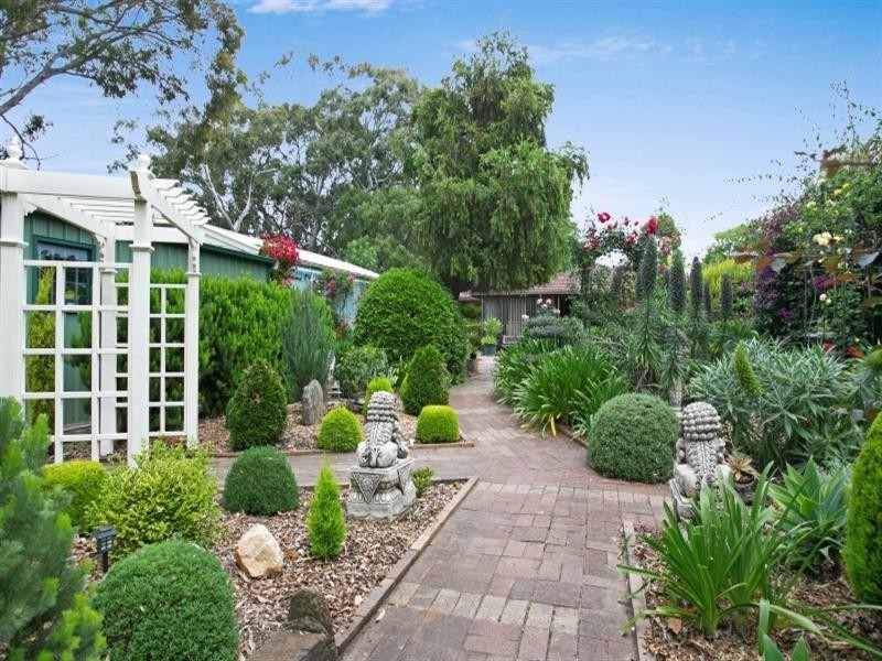 42 Honeysuckle Drive, Hope Valley SA 5090