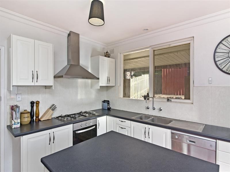 50 Salisbury Avenue, Valley View SA 5093