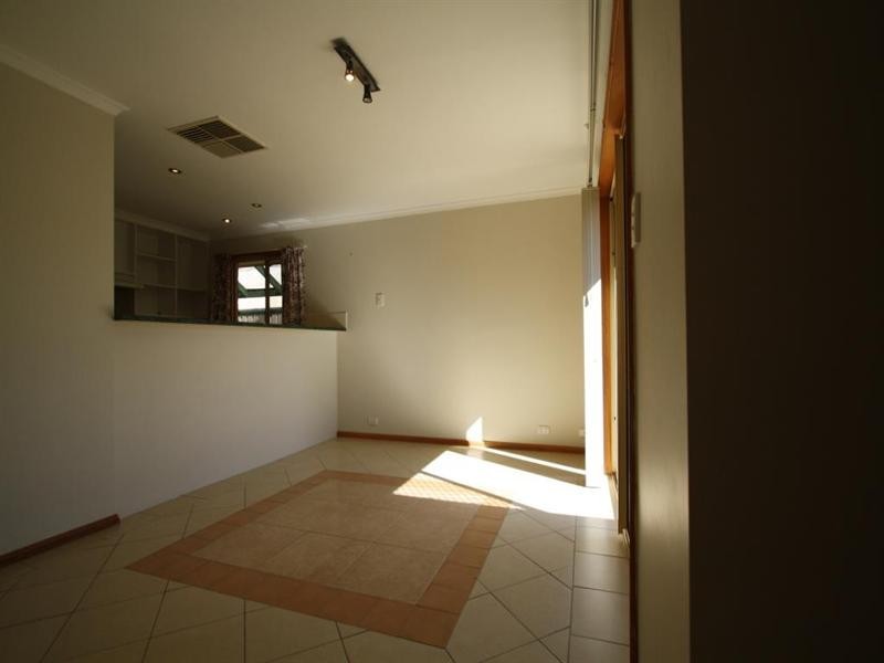 11/6-8 Hampton Court, Wynn Vale SA 5127