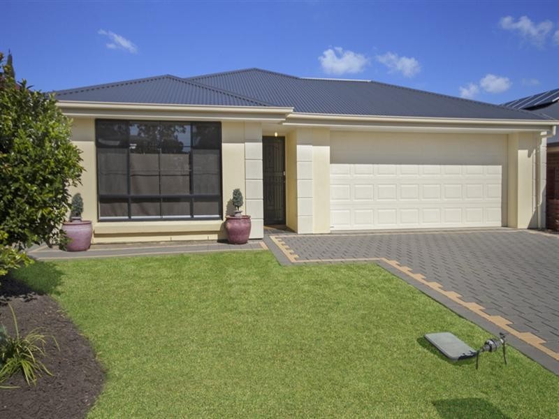 32 Oregan Crescent, St Agnes SA 5097