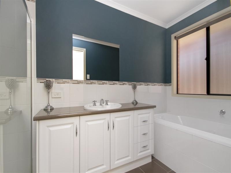 32 Oregan Crescent, St Agnes SA 5097