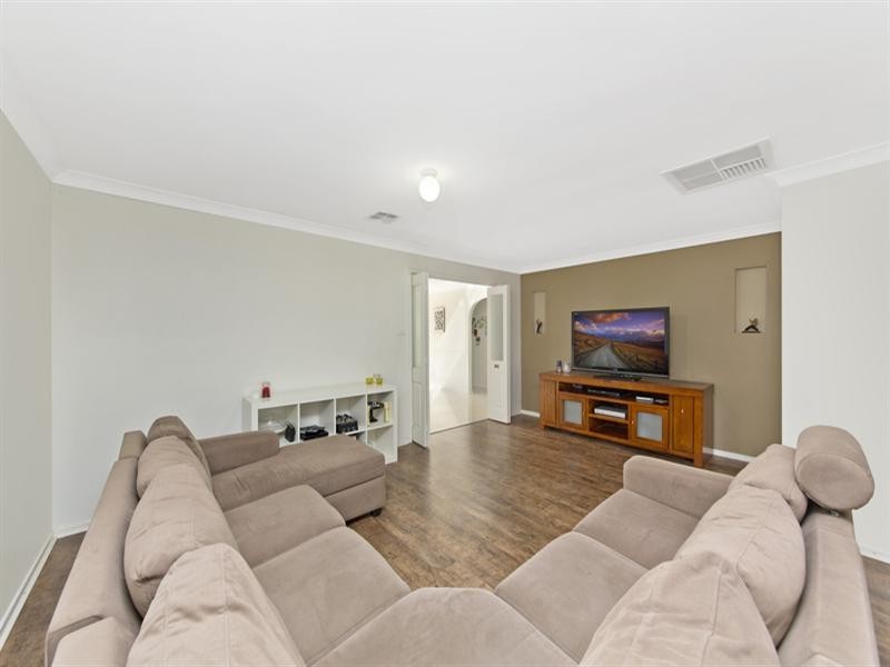 50 Flinders Drive, Valley View SA 5093