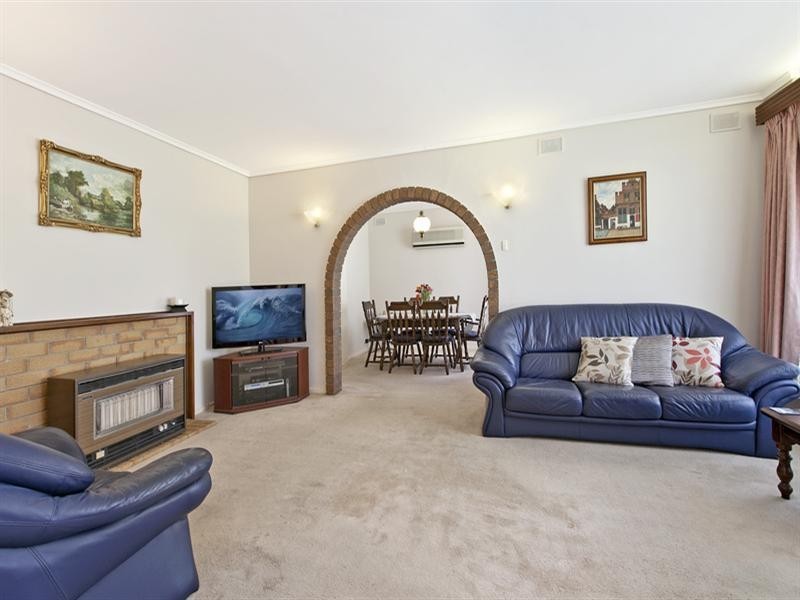 67 Eyre Crescent, Valley View SA 5093