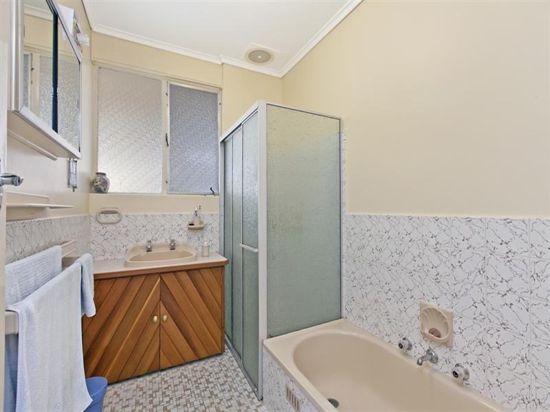 67 Eyre Crescent, Valley View SA 5093