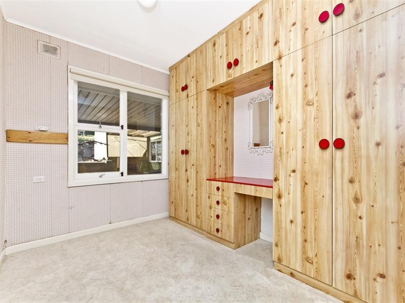 24 Carnarvon Avenue, Redwood Park SA 5097