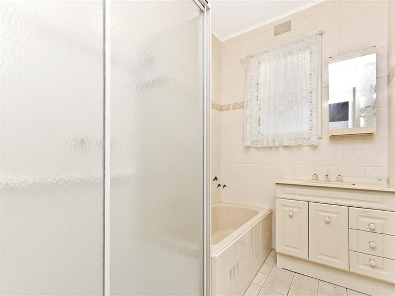 24 Carnarvon Avenue, Redwood Park SA 5097