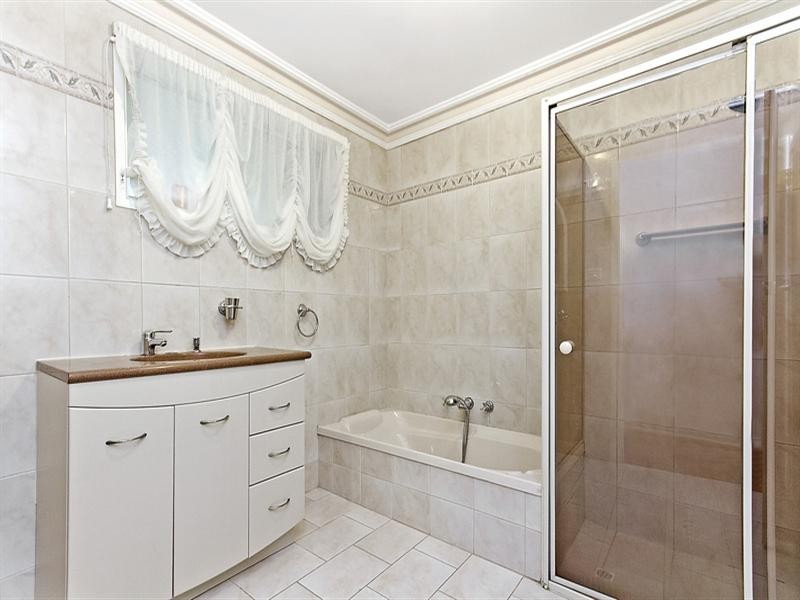 16 Weld Crescent, Hope Valley SA 5090