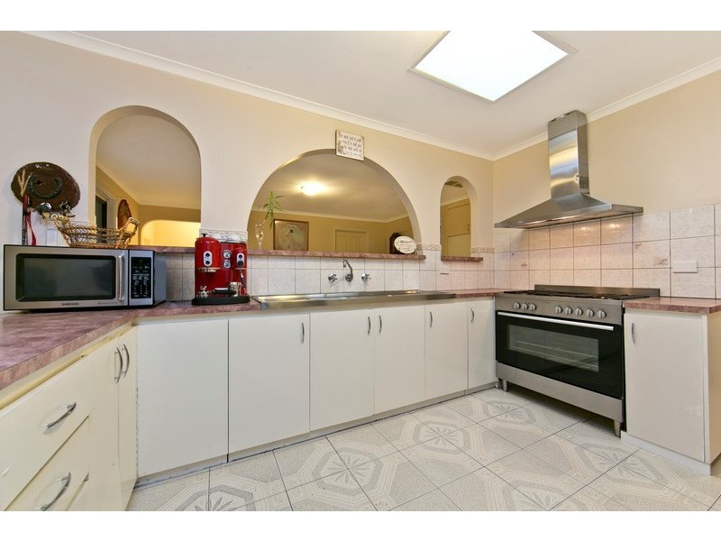 9 Moore Crescent, St Agnes SA 5097