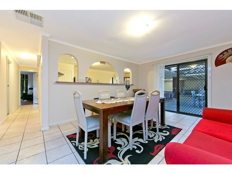 9 Moore Crescent, St Agnes SA 5097