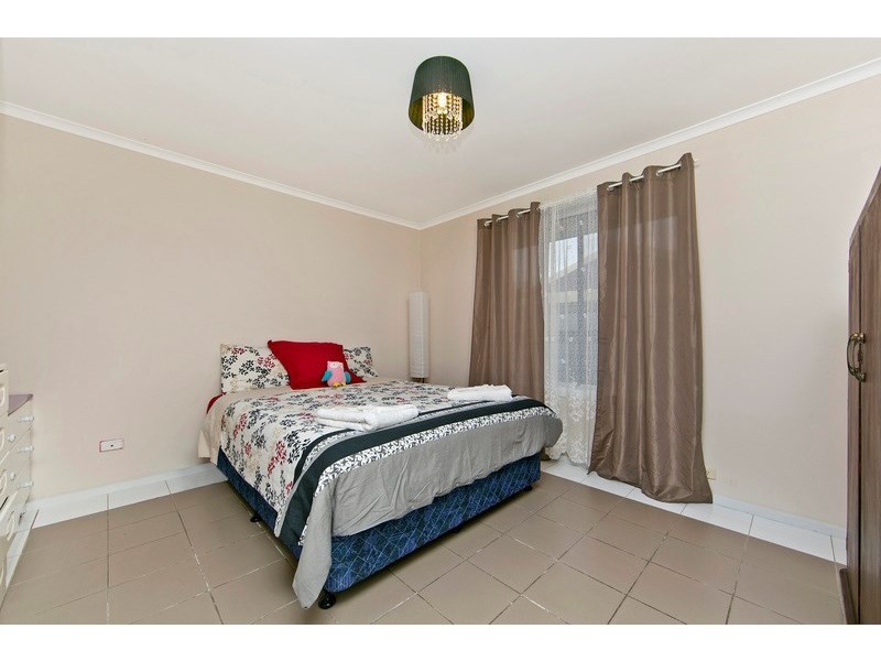 9 Moore Crescent, St Agnes SA 5097