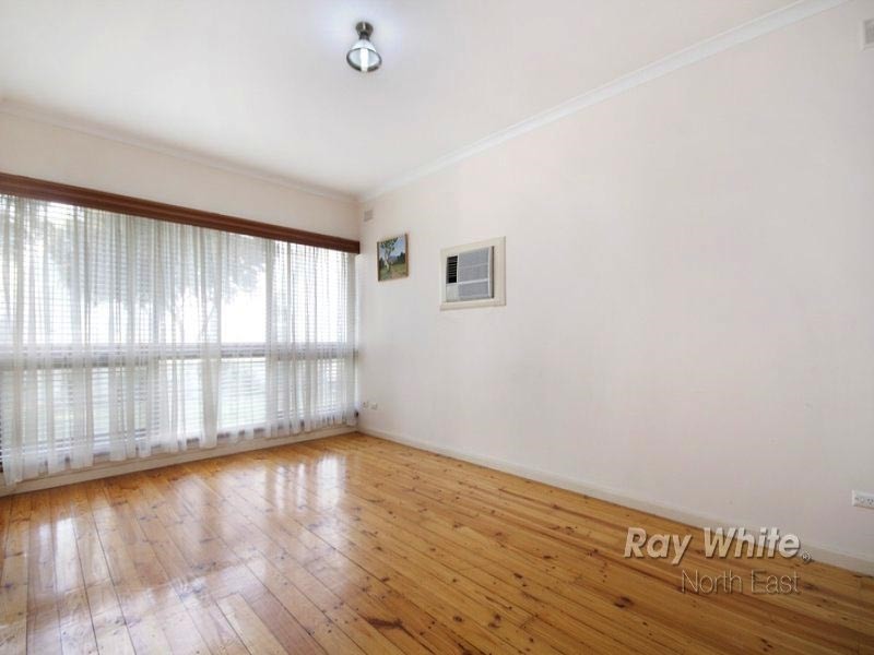 12 Down Drive, Valley View SA 5093