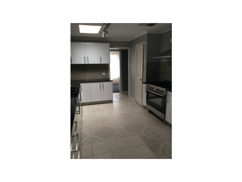 9 Moore Crescent, St Agnes SA 5097