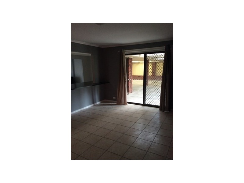 9 Moore Crescent, St Agnes SA 5097