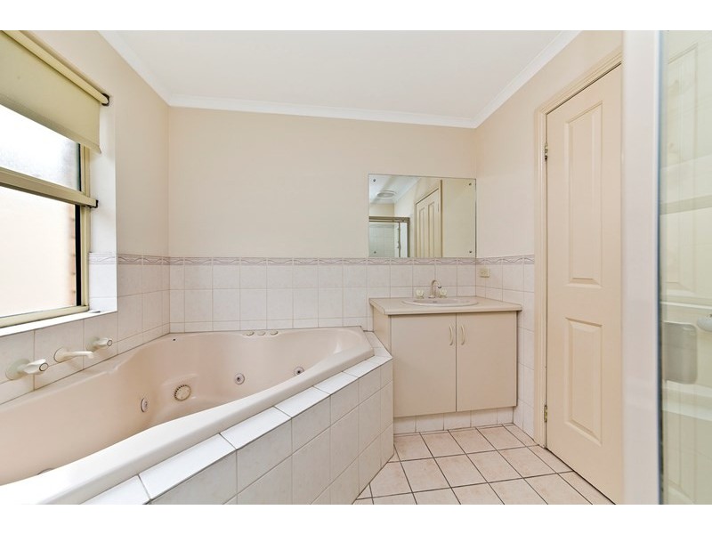 51 Avocet Drive, Mawson Lakes SA 5095