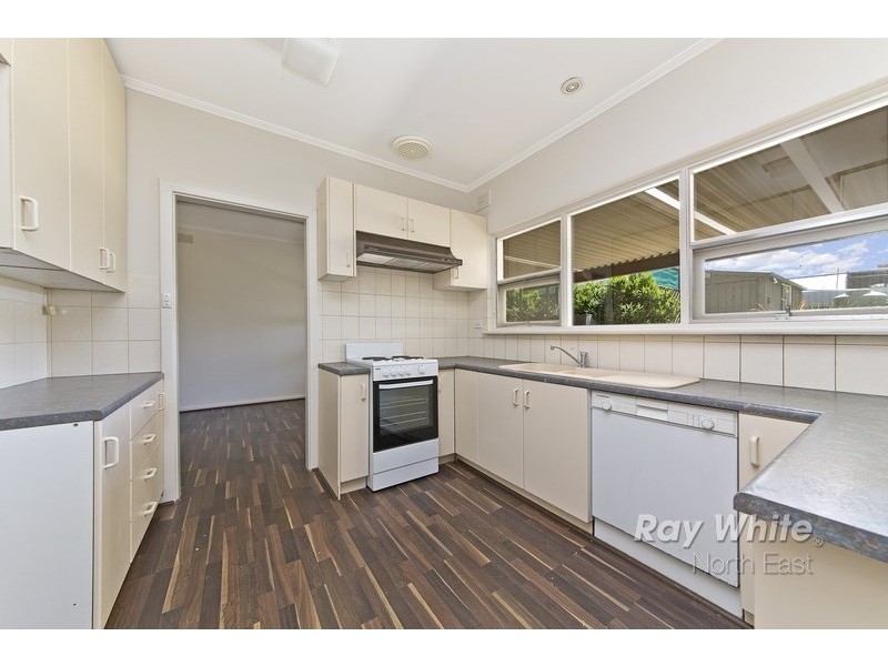 18 Sturt Road, Valley View SA 5093