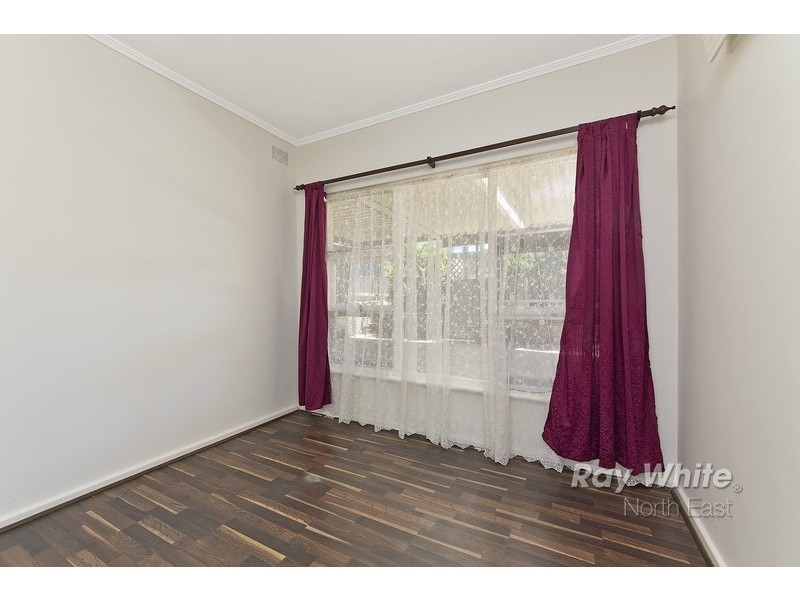 18 Sturt Road, Valley View SA 5093