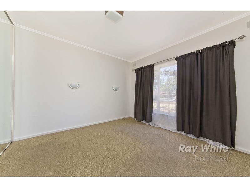 18 Sturt Road, Valley View SA 5093