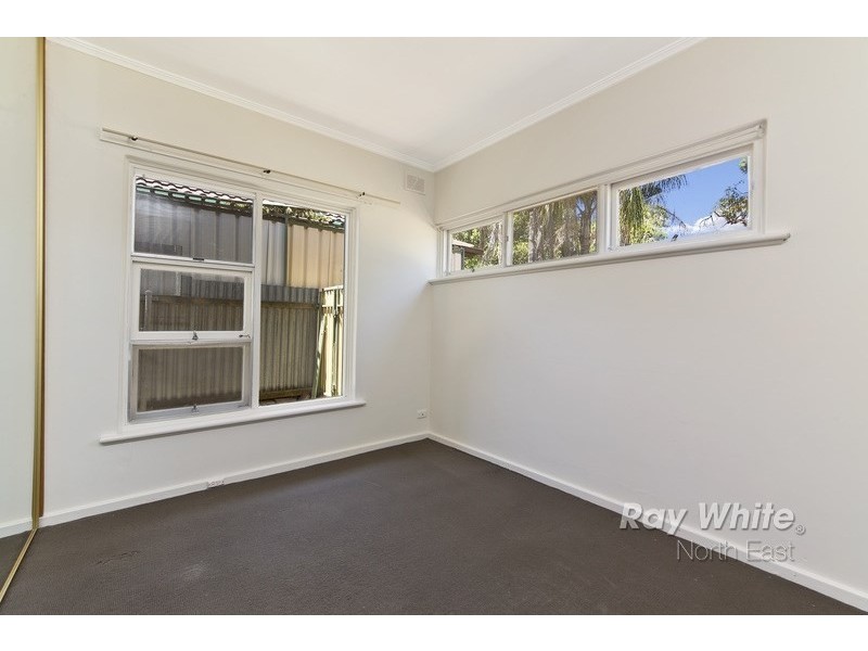 18 Sturt Road, Valley View SA 5093