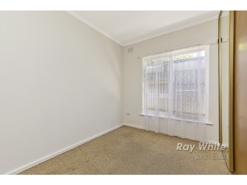 18 Sturt Road, Valley View SA 5093