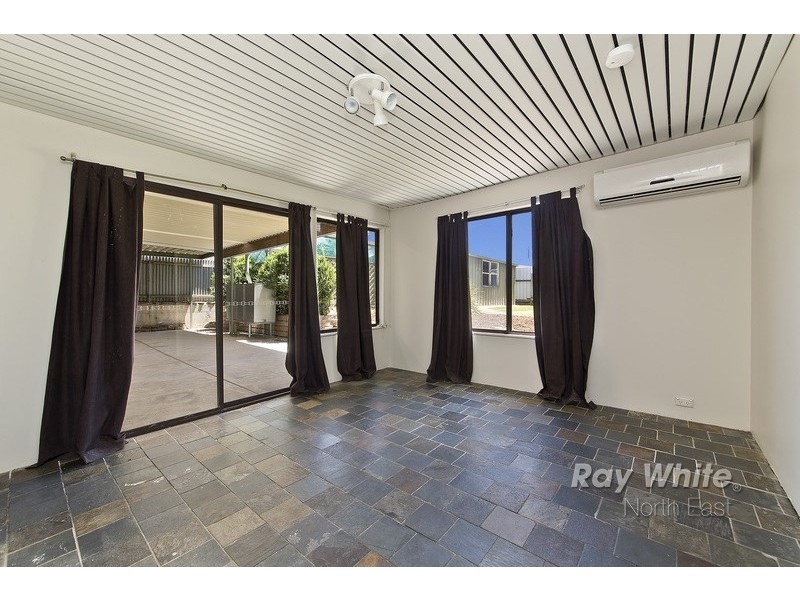18 Sturt Road, Valley View SA 5093
