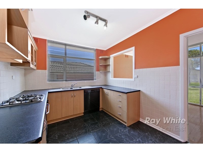 14 Sea View Road, Para Hills SA 5096