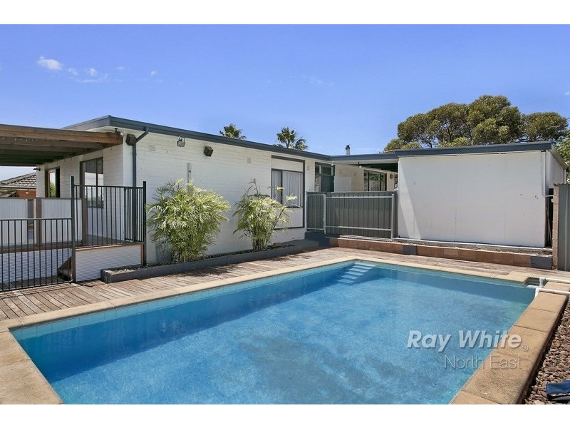 14 Sea View Road, Para Hills SA 5096