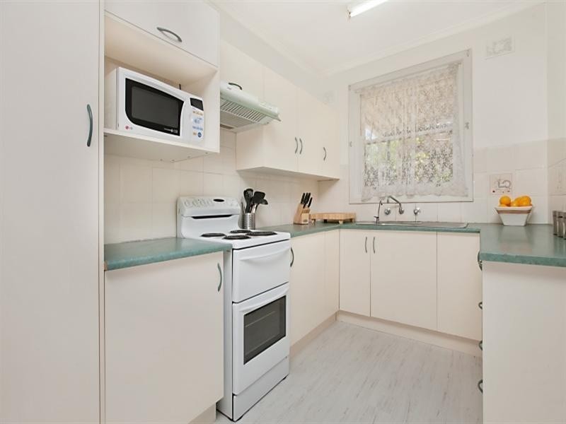 31 Winterbourne Road, Elizabeth Vale SA 5112