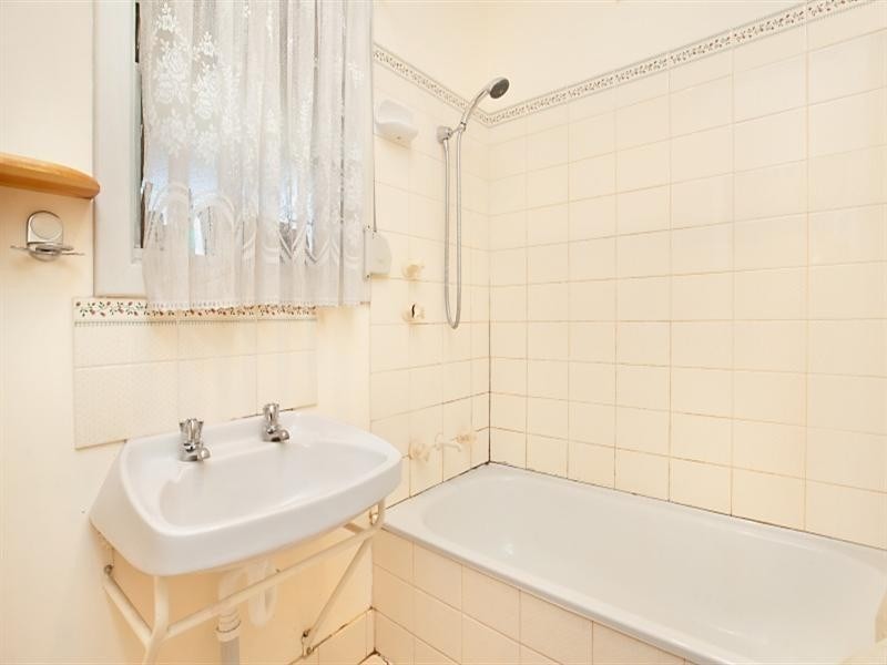 31 Winterbourne Road, Elizabeth Vale SA 5112