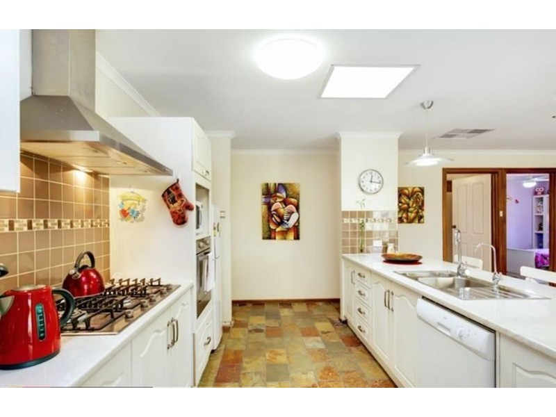 37 Park Lake Drive, Wynn Vale SA 5127